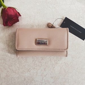 Tommy Hilfiger wallet